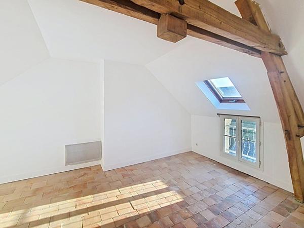 Immeuble Saint Hilaire Saint Florent 8 pièce(s) 165 m2