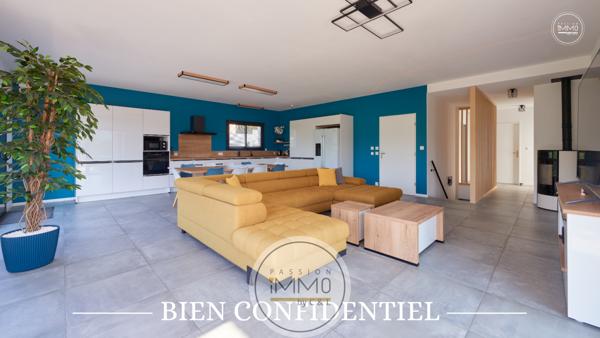 Maison 5 pièce(s) 4 chambre(s) 218.65 m²