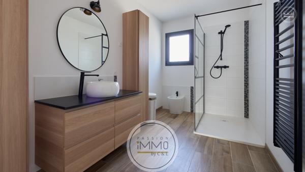 Maison 5 pièce(s) 4 chambre(s) 218.65 m²