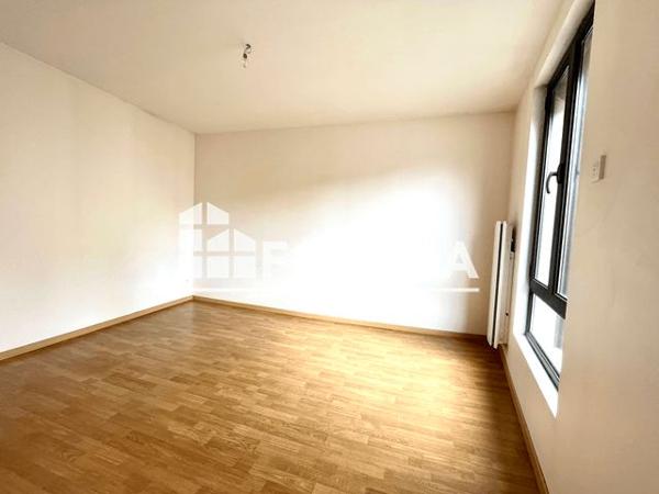 Location Appartement 2 pièces 34.1 m² - 35 RUE JAHARD Montval Sur Loir 72500