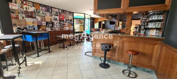 Fonds De Commerce à Cholet, 49300 - 322m²