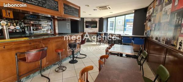 Fonds De Commerce à Cholet, 49300 - 322m²