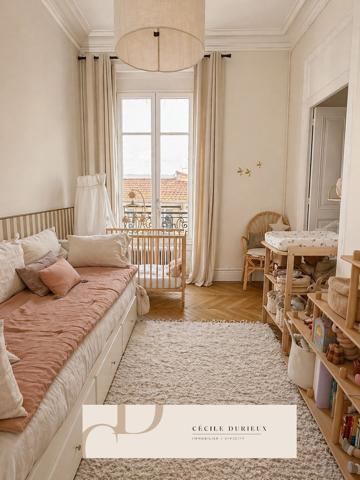 Appartement
         4 pièces
        - 109 m² Bien prestige 635 000 € *