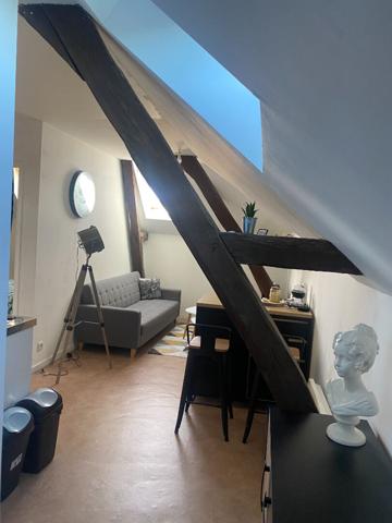A LOUER MONTJEAN SUR LOIRE Appt T2 au 2ème étage de 30m2