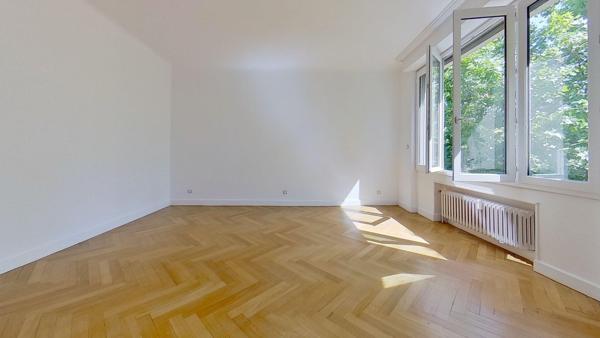 Appartement
         5 pièces
        - 140 m² Bien prestige 665 000 € *