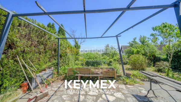 Vente
                Maison76 m² - 3 Pièces -
                    VEYRE MONTON (63960)