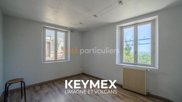Vente
                Maison76 m² - 3 Pièces -
                    VEYRE MONTON (63960)