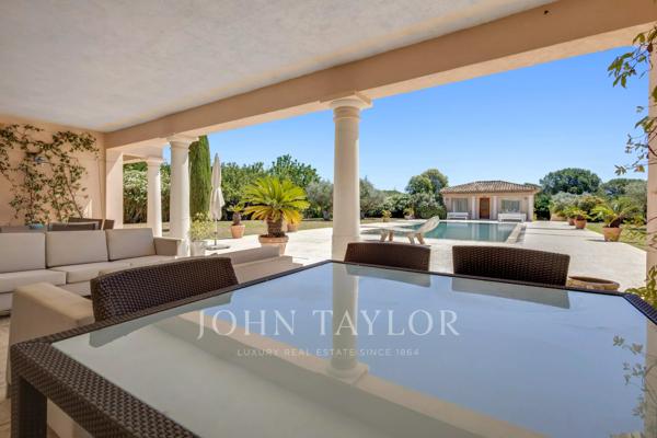 VILLA RENOVEE AU CALME