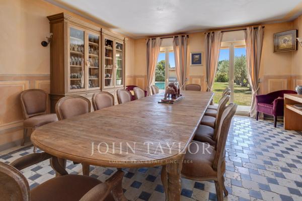 VILLA RENOVEE AU CALME