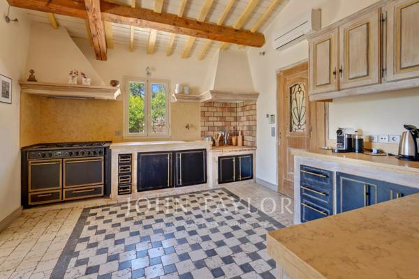 VILLA RENOVEE AU CALME