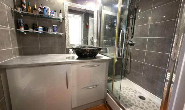 APPARTEMENT 2/3 PIECES GRANDE TERRASSE 1 PARKING PRIVATIF - QUARTIER PORT MIRAMAR - PLAGE MIRAMAR -
