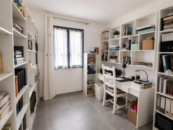 Vente                                                      Maison
                        
                     4 pièces                      113 m2                     à Le Luc