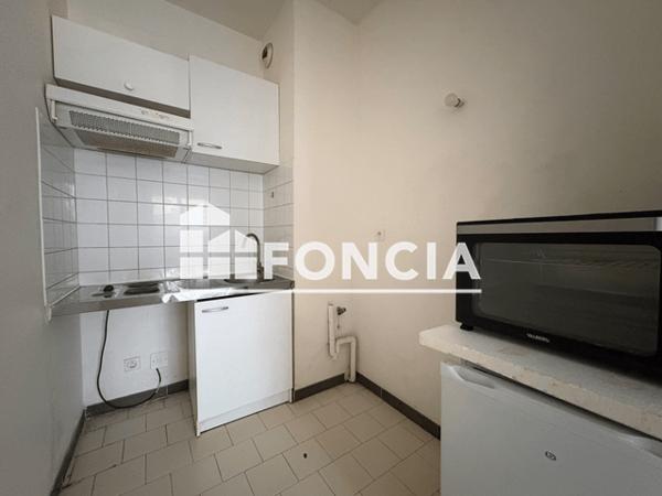 Location Studio meublé 23.9 m² - 16 RUE GRETRY Nimes 30000