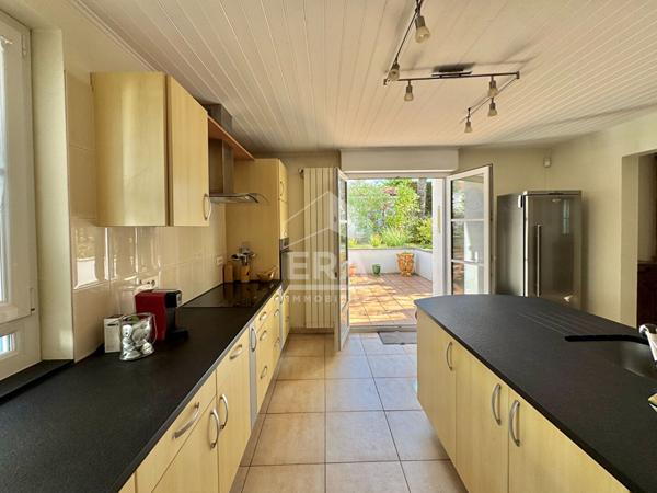 CENTRE VILLE - Charmante maison rénovée avec jardin