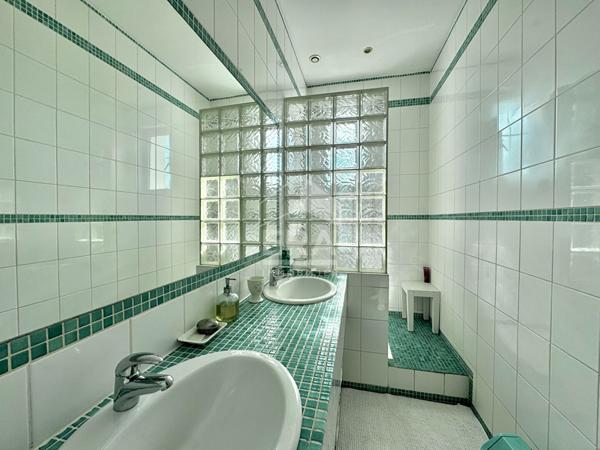 CENTRE VILLE - Charmante maison rénovée avec jardin