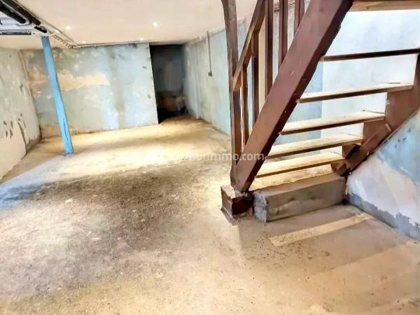 Vente                                                      Maison de ville
                        
                     5 pièces                      151 m2                     à Castres