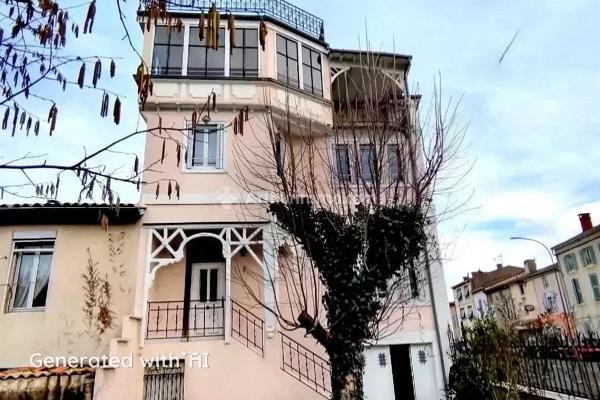 Vente                                                      Maison de ville
                        
                     5 pièces                      151 m2                     à Castres