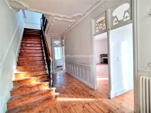 Vente                                                      Maison de ville
                        
                     5 pièces                      151 m2                     à Castres