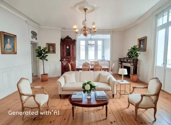 Vente                                                      Maison de ville
                        
                     5 pièces                      151 m2                     à Castres