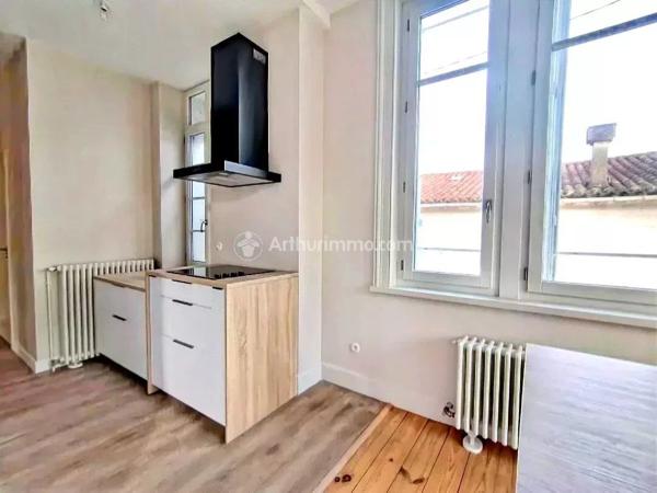 Vente                                                      Maison de ville
                        
                     5 pièces                      151 m2                     à Castres
