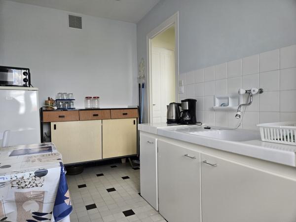Immeuble
                                                                                                                                                
                                                                                                                                                
                                                                                                                                                
                                                    
                                                                                                                                                                                                                                                                                                                        97.22  m²