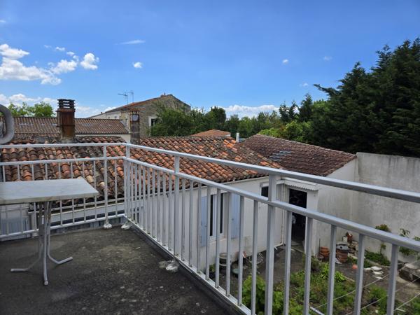 Immeuble
                                                                                                                                                
                                                                                                                                                
                                                                                                                                                
                                                    
                                                                                                                                                                                                                                                                                                                        97.22  m²