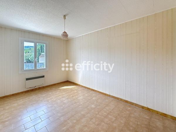 Maison
         5 pièces
        - 132 m² Exclusivité 520 000 € *