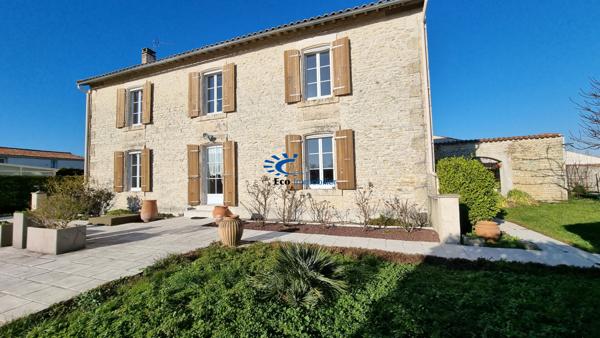 Maison Courcon 9 pièce(s) 278 m2  Courcon