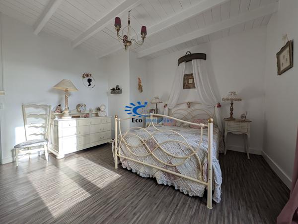 Maison Courcon 9 pièce(s) 278 m2  Courcon