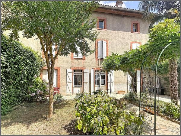 Maison de ville au coeur de la ville - Patio - Calme.