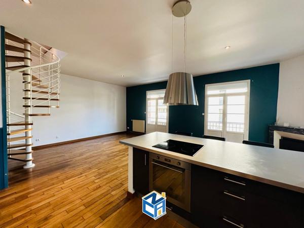 Appartement T3 en duplex avec cave de 100m2