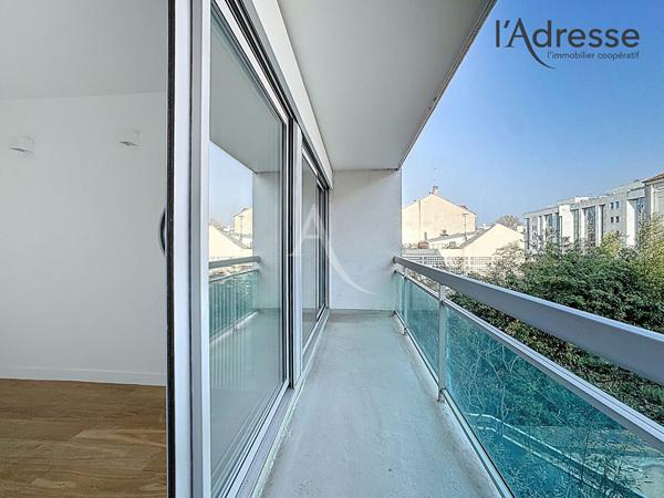 PUTEAUX / 3 pièces de 64 m² avec balcons cave et parking