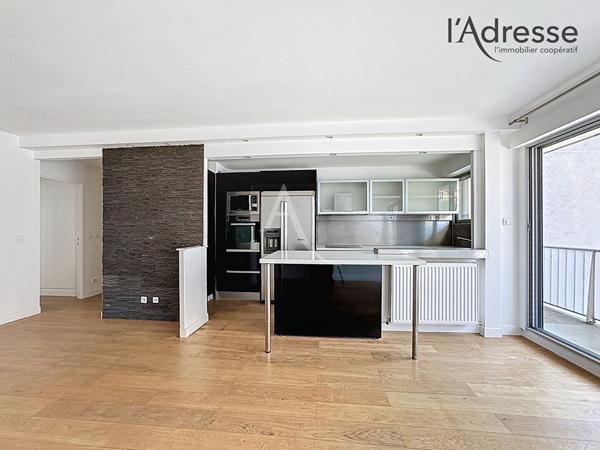 PUTEAUX / 3 pièces de 64 m² avec balcons cave et parking