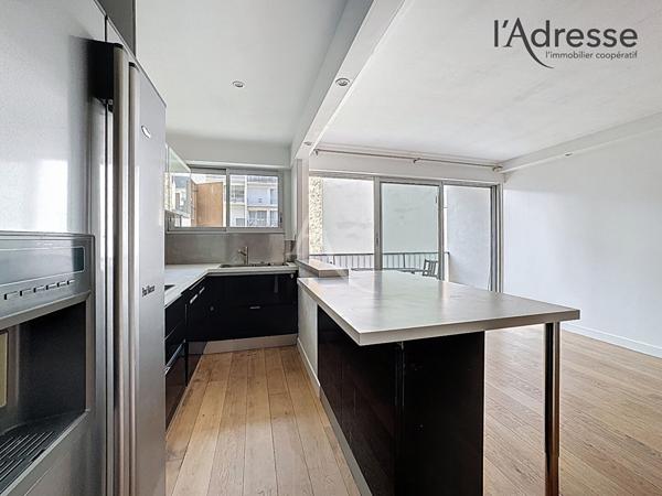 PUTEAUX / 3 pièces de 64 m² avec balcons cave et parking