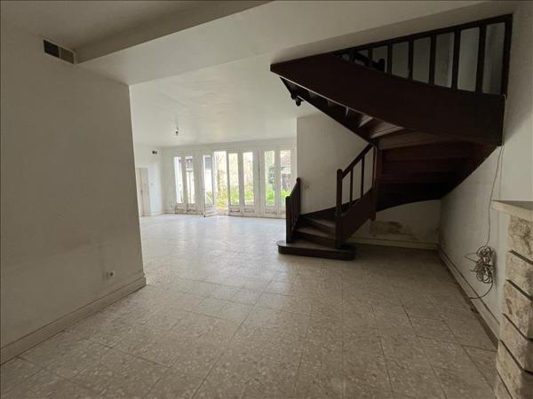 Maison à vendre |  Saint-Amand-Montrond |  5 pièces | 121 m²