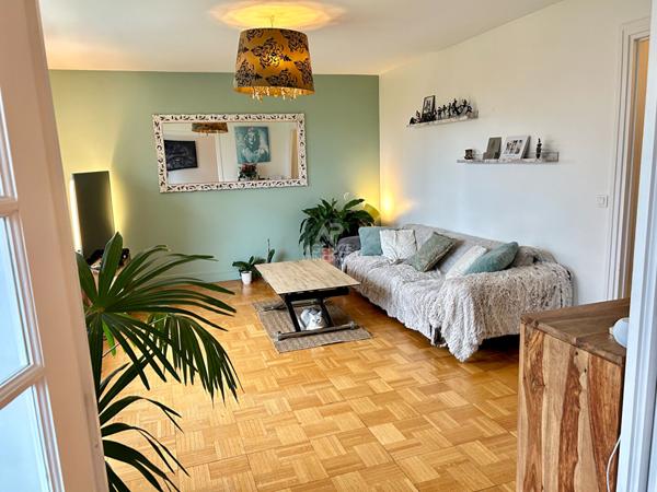 Appartement Maisons Laffitte 3 pièce(s) 59.92 m2

Loyer €1 400/moischarges comprises **

- Ref : 4970