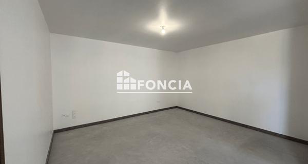 Location Appartement 3 pièces 79.23 m² - Lauris 84360