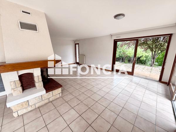 Location Maison 7 pièces 224.7 m² - 1304 ROUTE DE BELLEVUE Prevessin - Moens 01280