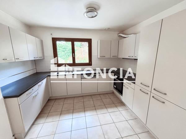 Location Maison 7 pièces 224.7 m² - 1304 ROUTE DE BELLEVUE Prevessin - Moens 01280