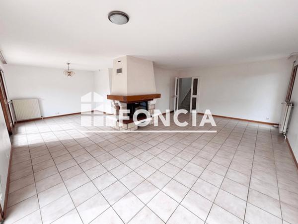 Location Maison 7 pièces 224.7 m² - 1304 ROUTE DE BELLEVUE Prevessin - Moens 01280