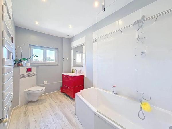 Maison proche centre 5 chambres avec jardin parking