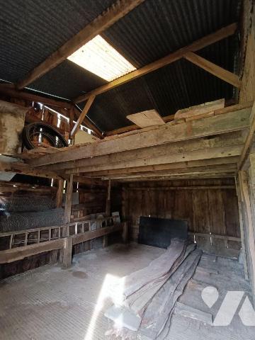 A 2 km de VILLAINES-LA-JUHEL centre (53), en campagne, terrain de loisirs (non constructible) e...