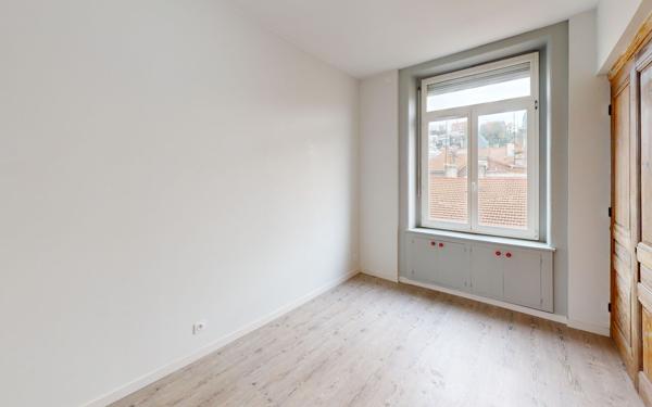 Appartement à louer    4 pièces •  Saint-Étienne
