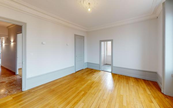Appartement à louer    4 pièces •  Saint-Étienne