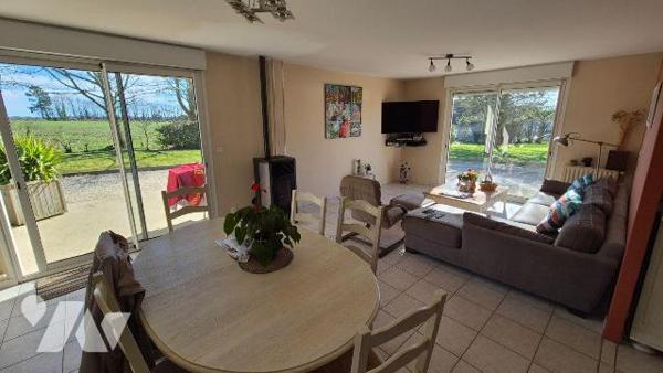 GORRON pavillon contemporain 100% de plain-pied comprenant: 
hall d'entrée avec placard, salon...