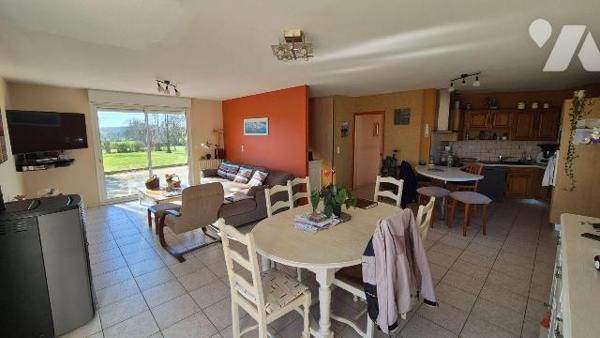 GORRON pavillon contemporain 100% de plain-pied comprenant: 
hall d'entrée avec placard, salon...