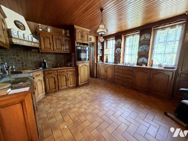 Très belle maison en pierre avec dépendances sur 1ha59 de terre libre.