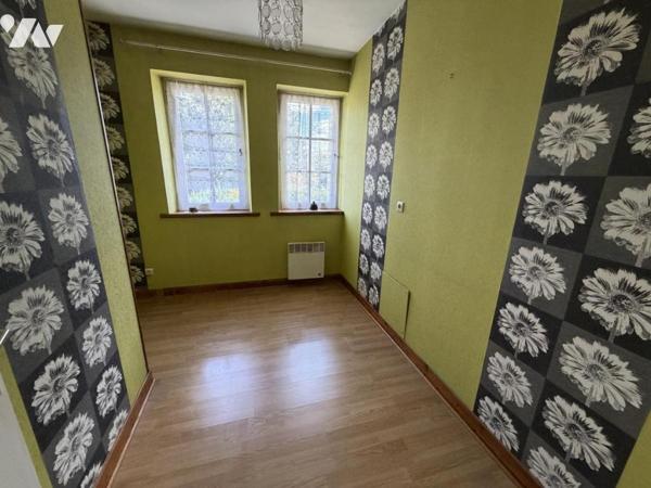 Très belle maison en pierre avec dépendances sur 1ha59 de terre libre.