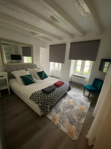 8 appartements meublés, 1 cabinet médical pour trois praticiens.