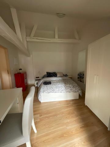 8 appartements meublés, 1 cabinet médical pour trois praticiens.